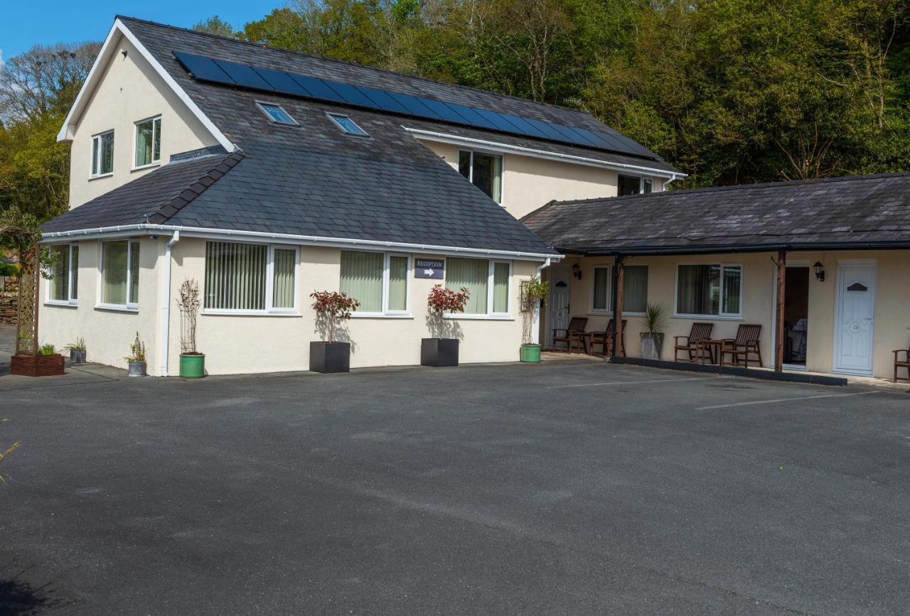 Estuary Lodge Motel B&B Talsarnau Exterior photo